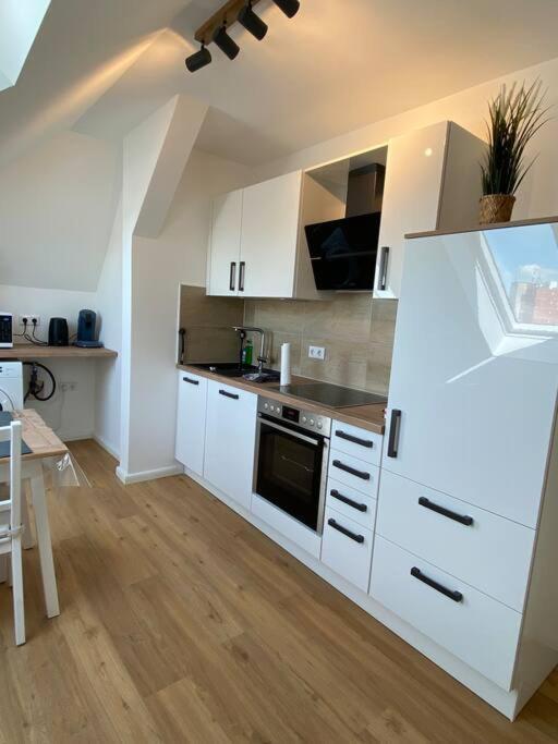 Modernes City Apartment Nahe Hbf Emden Exteriör bild